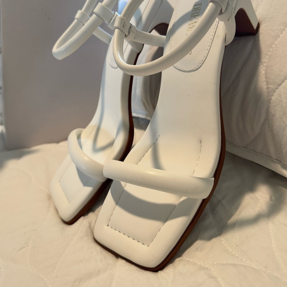 NWT Dream Pairs White Strappy Heels - Picture 8 of 13